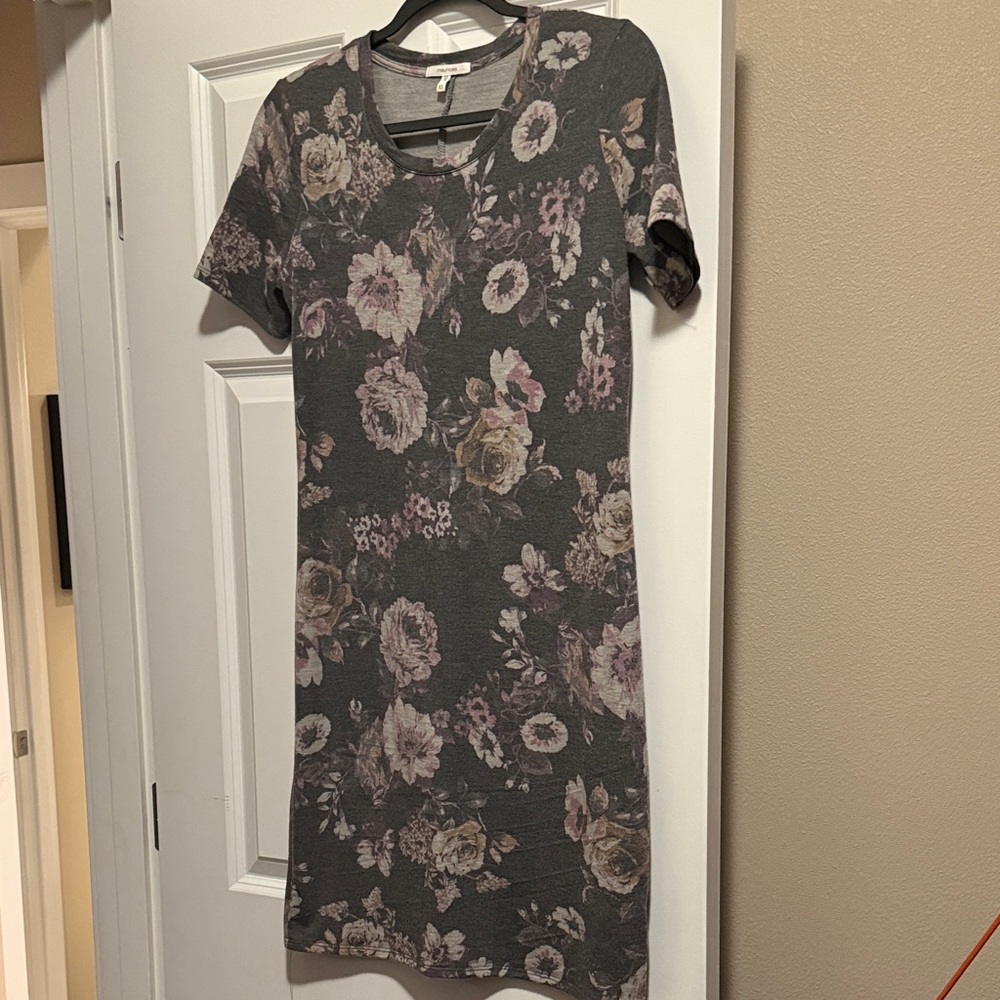 Maurices XS Gray and Pink Floral Dress